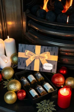 Christmas Bow Whisky Gift Set -UK Liquor Sales 2024 bow whisky lifestyle01