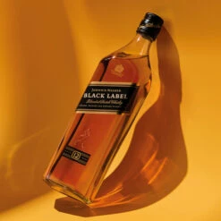 Johnnie Walker Black Label Gift Pack With 2 Highball Glass 8 Johnnie Walker Black Label Gift Pack With 2 Highball Glass -UK Liquor Sales 2024 johnniewalker blacklabel giftset lifestyle 03 1